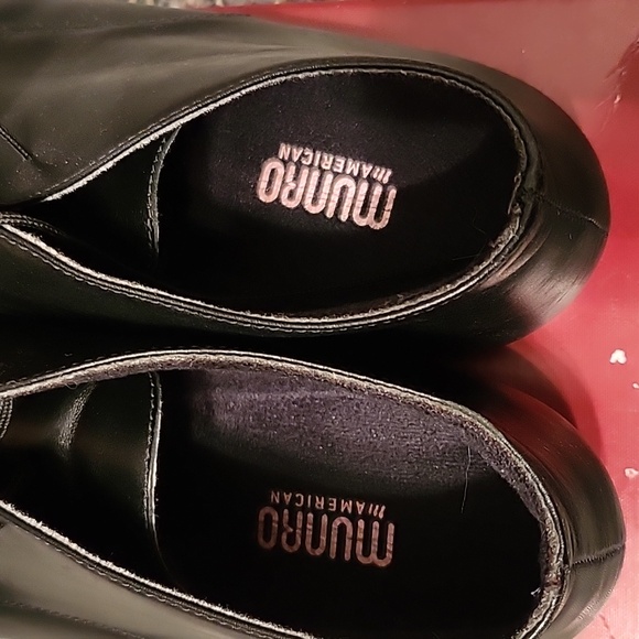 Munro booties - Picture 7 of 9